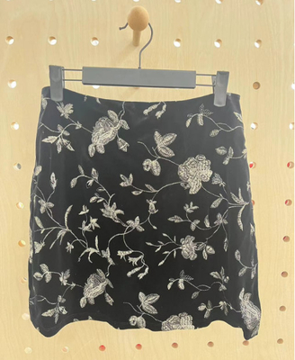 Knit Velvet EMB Skirt Black