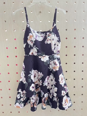Elegant and Sophisticated Spaghetti Strap Dress with Vibrant Floral Print and Stretchy Lace Inserts