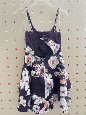 Elegant and Sophisticated Spaghetti Strap Dress with Vibrant Floral Print and Stretchy Lace Inserts